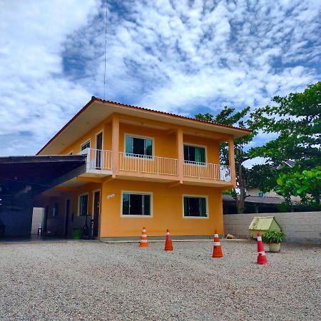 Genesis Beach Hostel! Quartos Compartilhados E Privativos Na Pinheira Пальоса Экстерьер фото
