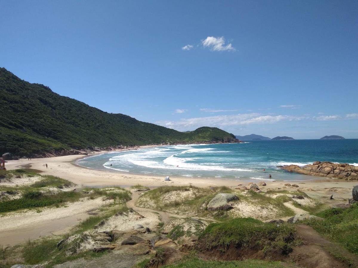 Genesis Beach Hostel! Quartos Compartilhados E Privativos Na Pinheira Пальоса Экстерьер фото