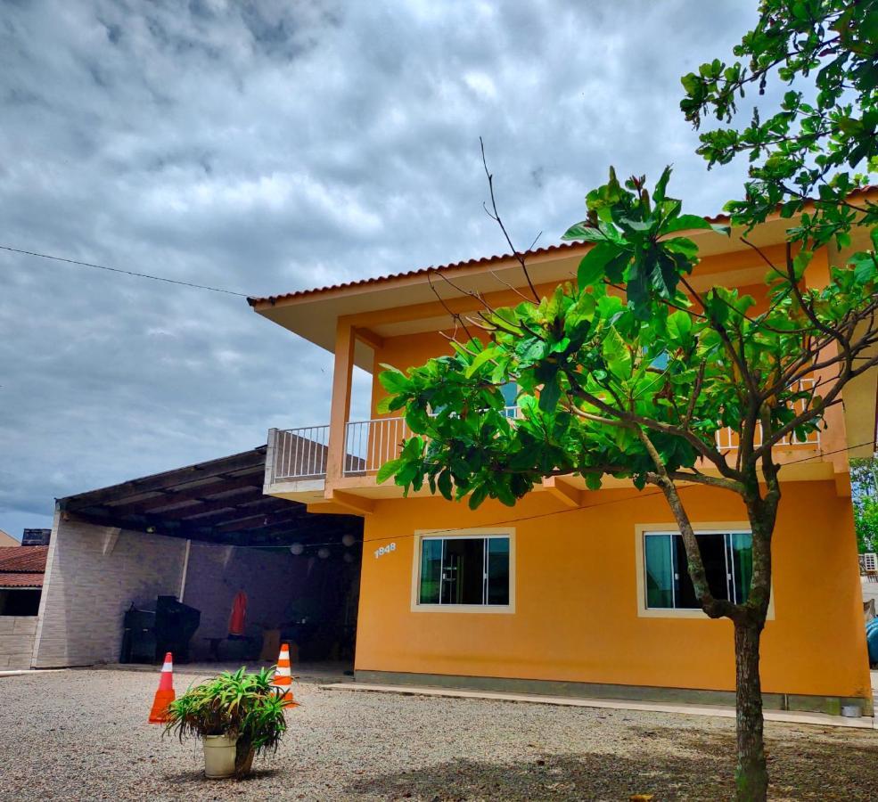 Genesis Beach Hostel! Quartos Compartilhados E Privativos Na Pinheira Пальоса Экстерьер фото