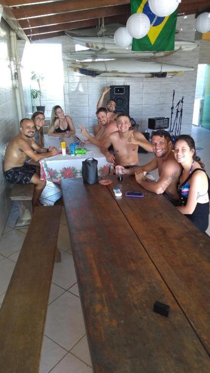 Genesis Beach Hostel! Quartos Compartilhados E Privativos Na Pinheira Пальоса Экстерьер фото